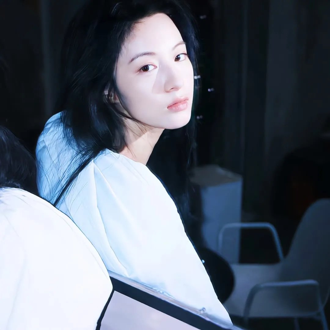不要碰我的女儿